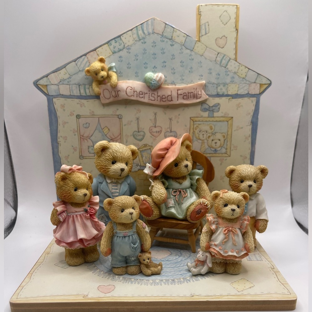 Cherished Teddies 7 Piece Collectors Set, Our Cherished Family 651125